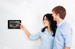 Automatyka domowa - system alarmowy pozwala sterować urządzeniami w budynku